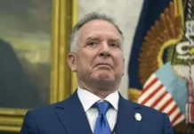 Трамп, Уиткофф и Путин обсуждают финальные дни перед санкциями tramp uitkoff i putin obsuzhdayut finalnye dni pered sankcziyami-onlymainnews-ru-0