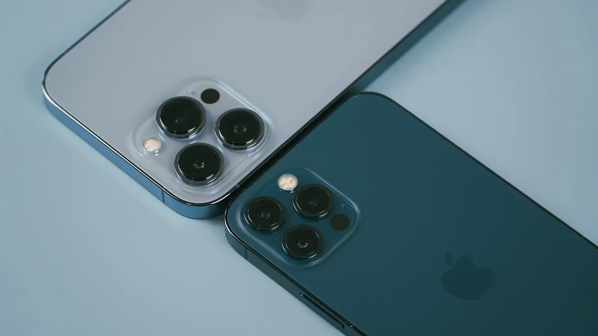 Россиянин отсудил у маркетплейса 20 iPhone за 100 рублей