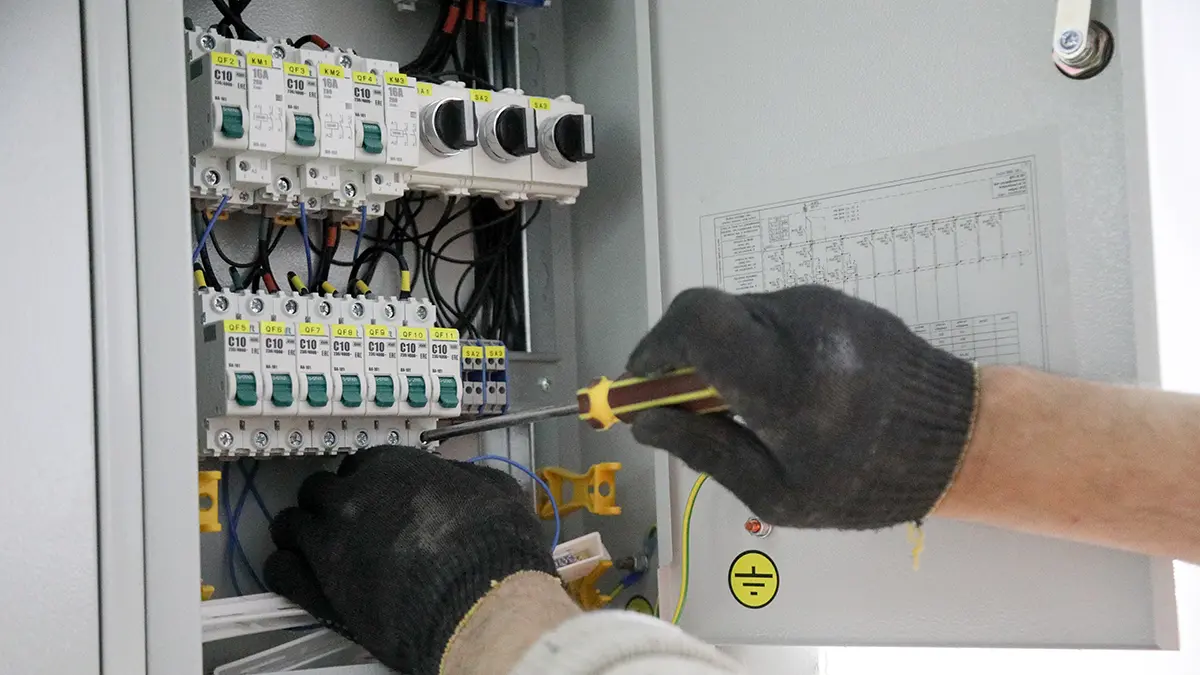 За кражу электричества бизнесмен из Петербурга заплатил более 750 тысяч рублей