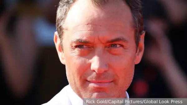 Актер Джуд Лоу рассказал, каково ему было играть молодого Владимира Путина