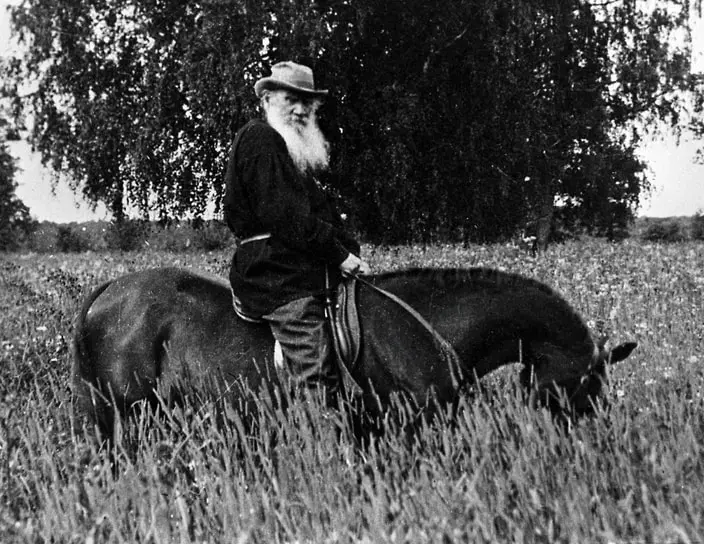 Исследуйте мир глазами Льва Толстого – гения из Ясной Поляны-0