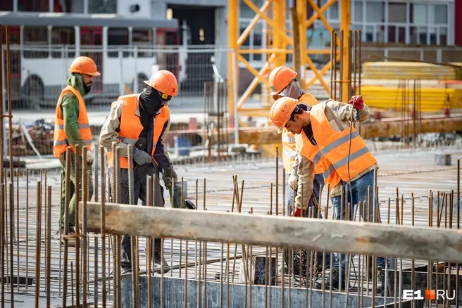 Нарушителям миграционного режима закроют доступ к ряду ключевых услуг | Источник: Владислав Лоншаков / E1.RU