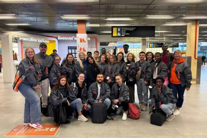 Наталья Лытина и Денис Паслер поддерживают инициативы на мировом фестивале молодежи-0