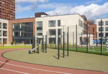 Собянин рассказал о развитии Коммунарки, включая школу на 1100 мест и новые сады sobyanin rasskazal o razvitii kommunarki vklyuchaya shkolu na 1100 mest i novye sady-onlymainnews-ru-0