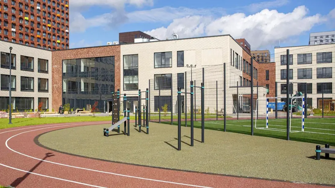 Проект новой шолы в Коммунарке включает в себя игровую зону для активных видов спорта и площадку для воркаута