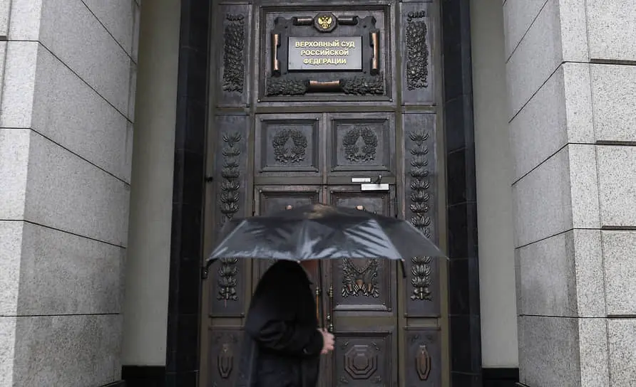 Верховный суд РФ поддержал право избиркомов снимать ПСЗ и ЕР с выборов-0