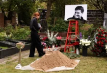 Юрий Бутусов обрел вечный покой: Любовь зрителей и "Золотая маска" в памяти yurij butusov obrel vechnyj pokoj lyubov zritelej i zolotaya maska v pamyati-onlymainnews-ru-0