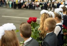 deputat gosdumy vitalij milonov o vozraste postupleniya detej v shkolu-onlymainnews-ru-0