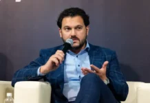 Михаил Аронсон сменил Сергея Емельченкова на посту гендиректора ГК «Цифра» mihail aronson smenil sergeya emelchenkova na postu gendirektora gk czifra-onlymainnews-ru-0