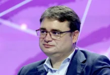 Оптимизм вокруг нового назначения в Министерстве обороны с Василием Осьмаковым и Госдумой optimizm vokrug novogo naznacheniya v ministerstve oborony s vasiliem osmakovym i gosdumoj-onlymainnews-ru-0