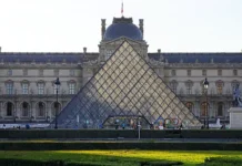 sergej podstaniczkij schitaet chto pohishhenie v luvre ne soversheno professionalami-onlymainnews-ru-0