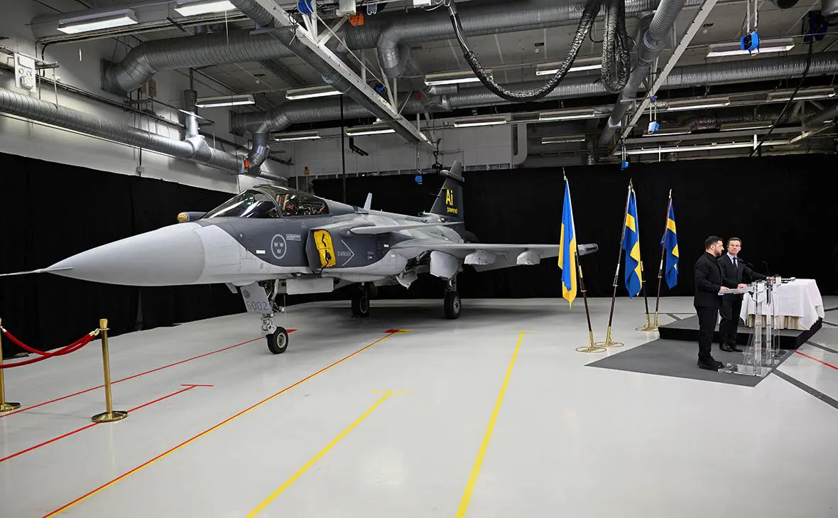 Владимир Зеленский и Ульф Кристерссон во время пресс-конференции в Линчёпинге, Швеция (Fredrik Sandberg / TT News Agency / Reuters)