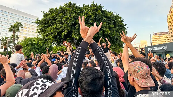 Протестующие в Марокко ранили сотни полицейских