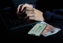 v ussurijske raskryli moshennichestvo cherez messendzher s bankovskoj kartoj-onlymainnews-ru-0