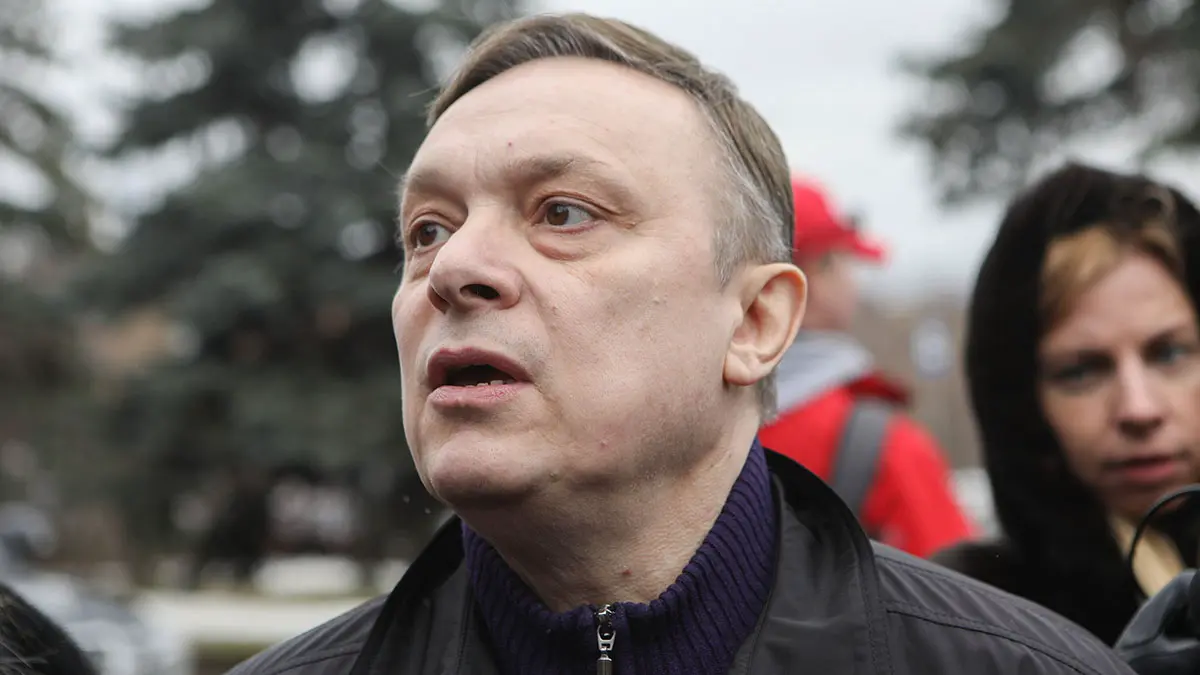 Продюсер «Ласкового мая» Разин скрывается от следствия в США