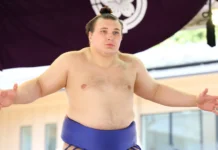 Аонисики Араты одерживает сенсационную победу над Хосёрю Томокацу и Оносито Дайки aonisiki araty oderzhivaet sensaczionnuyu pobedu nad hosyoryu tomokaczu i onosito dajki-onlymainnews-ru-0