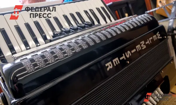 Денис Бурашников и трио оБаяние вновь привлекли внимание аккордеоном из Магнитогорска-0