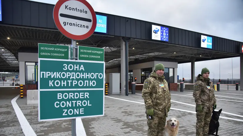 РИА Новости: украинские пограничники бегут в Европу