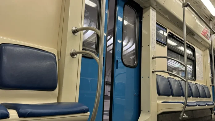 neobychnyj inczident s zhenshhinamipassazhirkami v moskovskom metro zavershilsya bezopasno-onlymainnews-ru-0