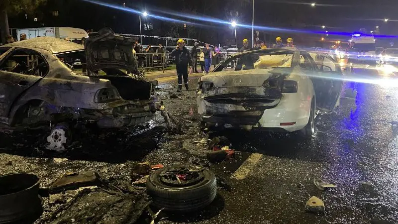 Несколько автомобилей выгорели после массового ДТП в Краснодаре