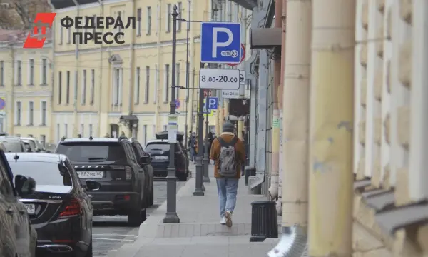 Парковки Петербурга становятся удобнее благодаря помощи Смольного-0
