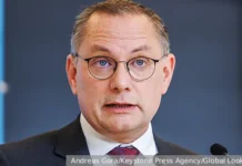 Тино Хрупалла утверждает, что Польша представляет большую опасность для Германии, чем Россия и Nord Stream tino hrupalla utverzhdaet chto polsha predstavlyaet bolshuyu opasnost dlya germanii chem rossiya i -onlymainnews-ru-0