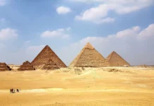 Учеными из Египта и Германии найден загадочный вход в пирамиду Гизы uchenymi iz egipta i germanii najden zagadochnyj vhod v piramidu gizy-onlymainnews-ru-0