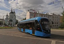 В московском Строгино представлен первый беспилотный трамвай для пассажиров v moskovskom strogino predstavlen pervyj bespilotnyj tramvaj dlya passazhirov-onlymainnews-ru-0