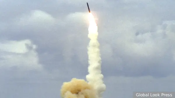 Эксперт объяснил испытания США межконтинентальной ракеты