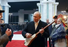 vladimir putin oczenil yumor kirgizskih tradiczij v bishkeke na vstreche s sadyrom zhaparovym-onlymainnews-ru-0