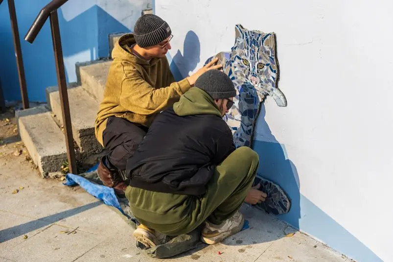 В переулке Павленко восстанавливают и украшают подпорную стену Владимир Нестеров, администрация Владивостока