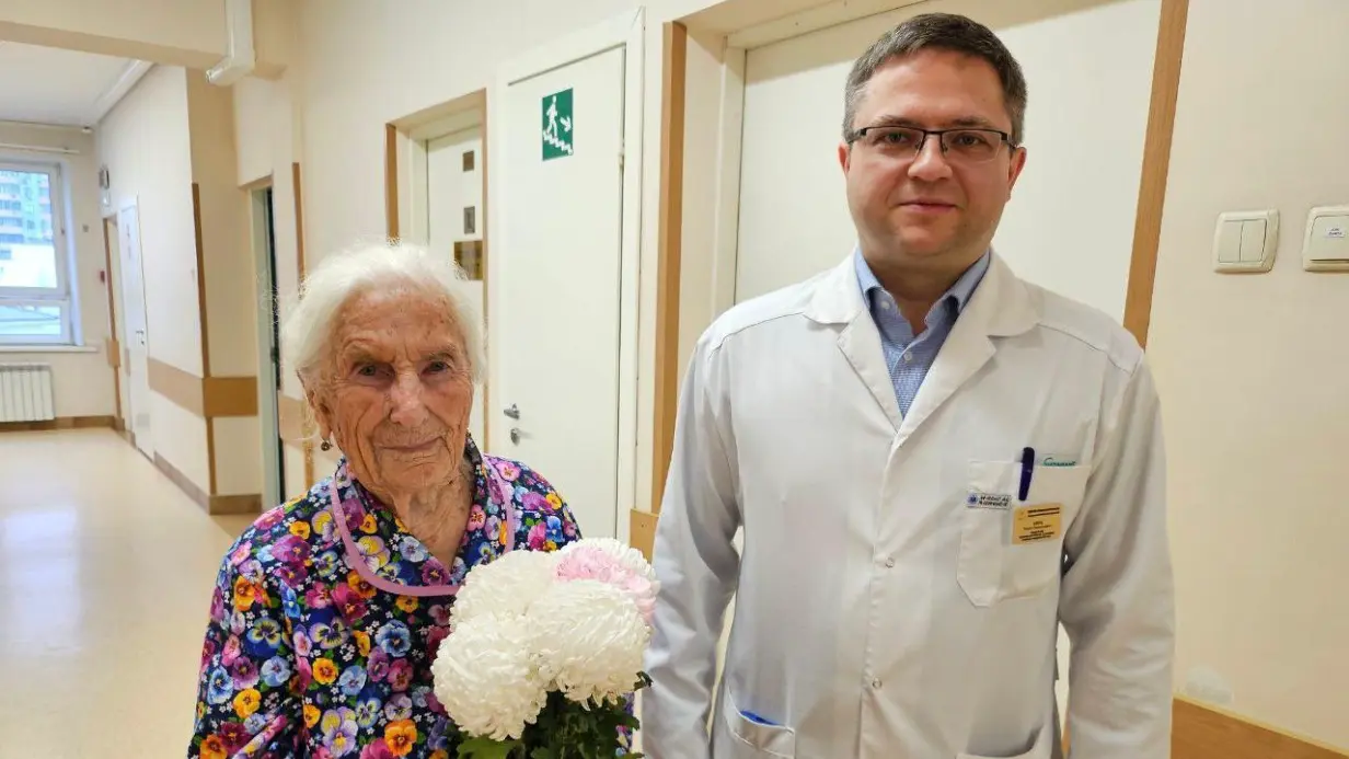 Подмосковные врачи вернули зрение 100-летней пенсионерке