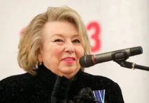 Александр Овечкин стал великолепным спортсменом года по версии Татьяны Тарасовой в 2025 aleksandr ovechkin stal velikolepnym sportsmenom goda po versii tatyany tarasovoj v 2025-onlymainnews-ru-0