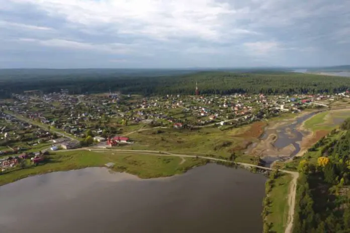 Дмитрий Патрушев и Денис Мамонтов отмечают успехи в экологии Свердловской области-0