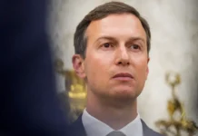 Дональд Трамп, Джаред Кушнер и Владимир Путин обсуждают мирные переговоры donald tramp dzhared kushner i vladimir putin obsuzhdayut mirnye peregovory-onlymainnews-ru-0