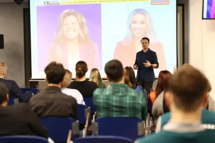 Екатеринбург отмечает День Добровольца с Василием Козловым на форуме Добро.рф-0