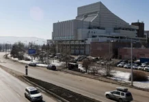 МЧС Красноярска успешно эвакуировало 600 зрителей из филармонии mchs krasnoyarska uspeshno evakuirovalo 600 zritelej iz filarmonii-onlymainnews-ru-0