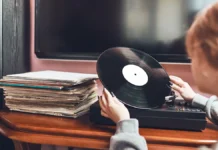 muzykalnyj ritual s plastinkami   i  o kollekczionirovanii-onlymainnews-ru-0