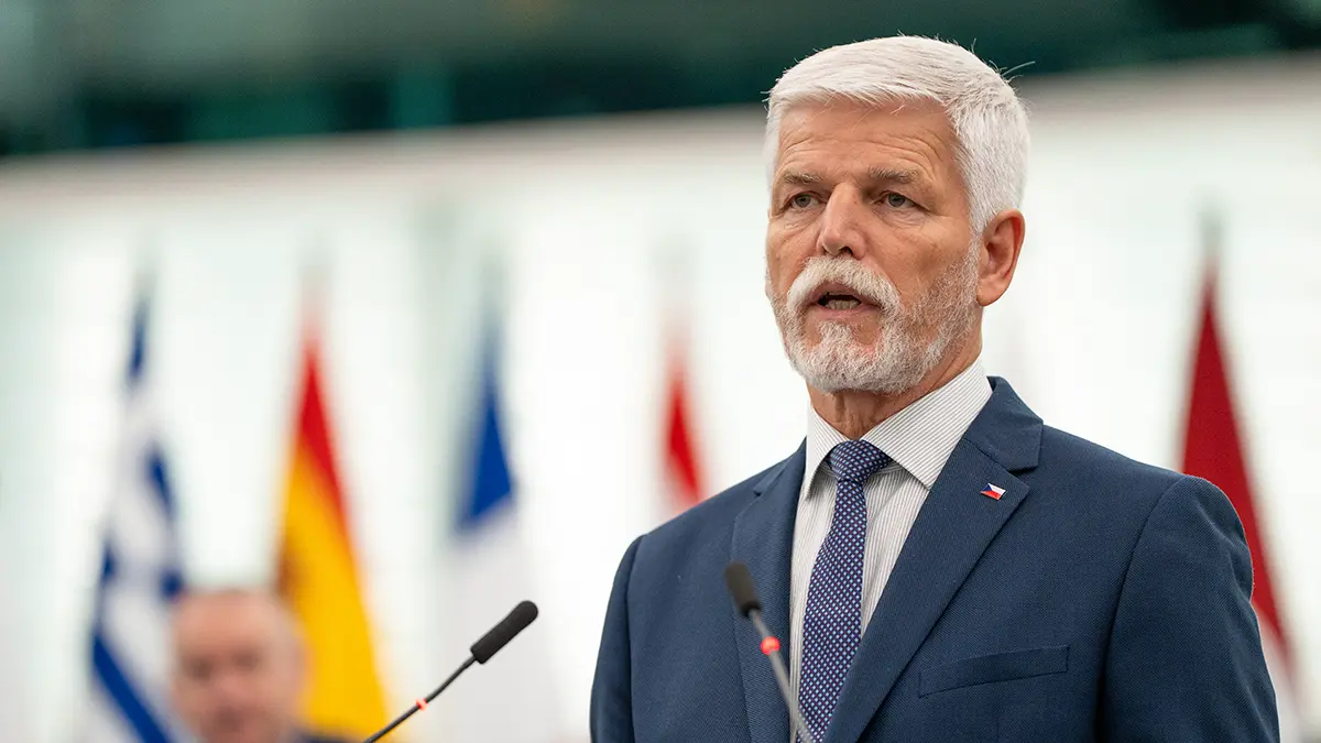 Президент Чехии допустил, что НАТО будет сбивать самолеты ВС РФ