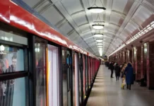 Сергей Собянин представил инновационный поезд "Москва-2026" от Метровагонмаш sergej sobyanin predstavil innovaczionnyj poezd moskva2026 ot metrovagonmash-onlymainnews-ru-0