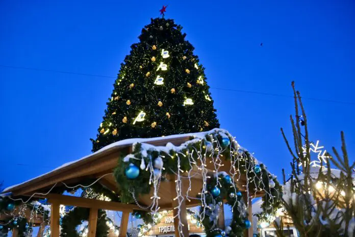 В Екатеринбурге представили новогодний маршрут по красивым локациям-0