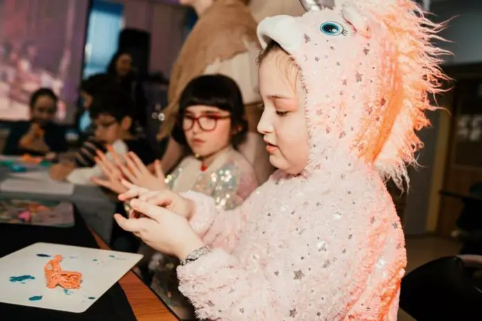 В Екатеринбурге проходит яркий Фестиваль Сказок Народов Урала-0