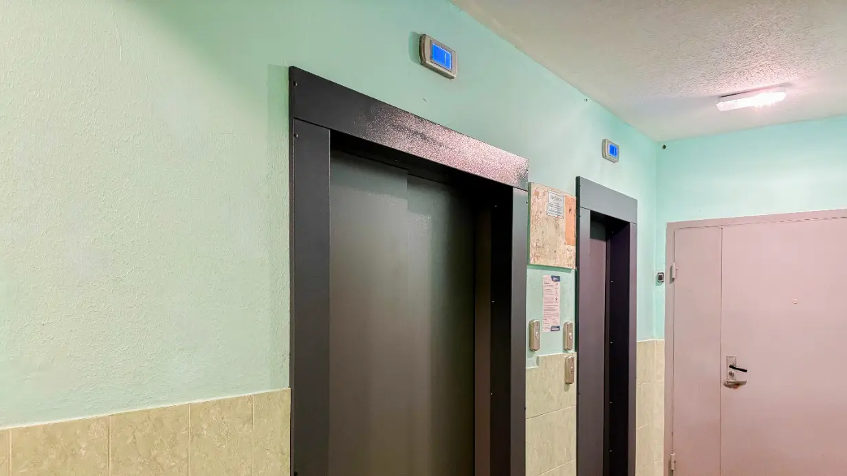 В жилом доме в районе Восточное Измайлово в 2025 году завершили замену лифтового оборудования