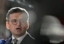 Владимир Зеленский испытывает трудный выбор между Украиной и Россией vladimir zelenskij ispytyvaet trudnyj vybor mezhdu ukrainoj i rossiej-onlymainnews-ru-0