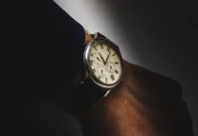 Житель Подмосковья нашёл наручные часы подростка на Восточном вокзале Москвы zhitel podmoskovya nashyol naruchnye chasy podrostka na vostochnom vokzale moskvy-onlymainnews-ru-0