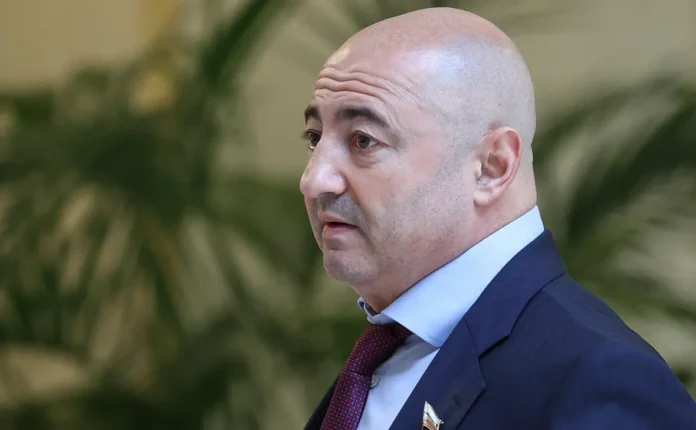 aleksandr vajnberg uhodit iz sovfeda byvshij gitarist lyube edet na svo-onlymainnews-ru-0