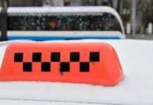 Яндекс.Такси и навигаторы облегчают передвижение по Москве yandekstaksi i navigatory oblegchayut peredvizhenie po moskve-onlymainnews-ru-0