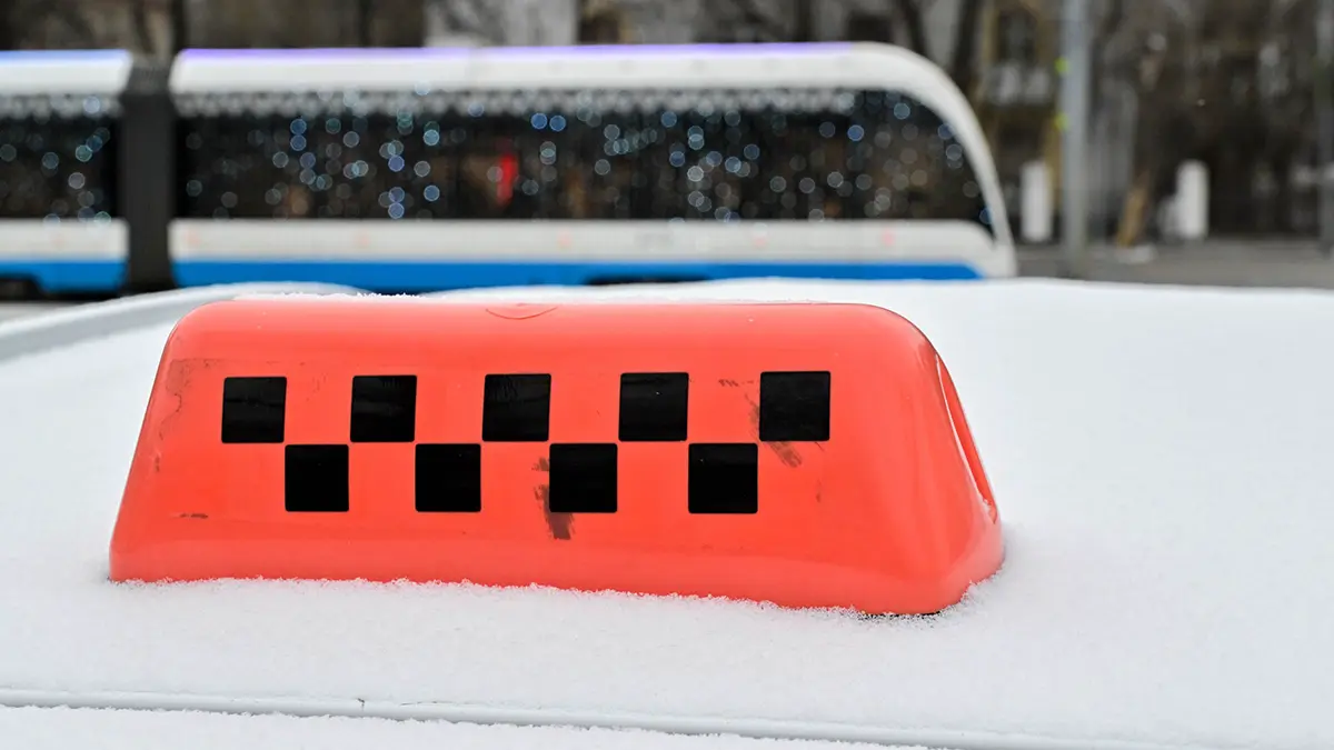 Цены на такси возросли в 3,5 раза в Москве и Подмосковье из-за снегопада