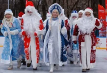 Забег Дедов Морозов и Снегурочек в Детском парке «Фили» объединяет семьи zabeg dedov morozov i snegurochek v detskom parke fili obedinyaet semi-onlymainnews-ru-0