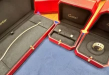 ФТС России задержала в Шереметьево женщину с Cartier из Дубая fts rossii zaderzhala v sheremetevo zhenshhinu s iz dubaya-onlymainnews-ru-0